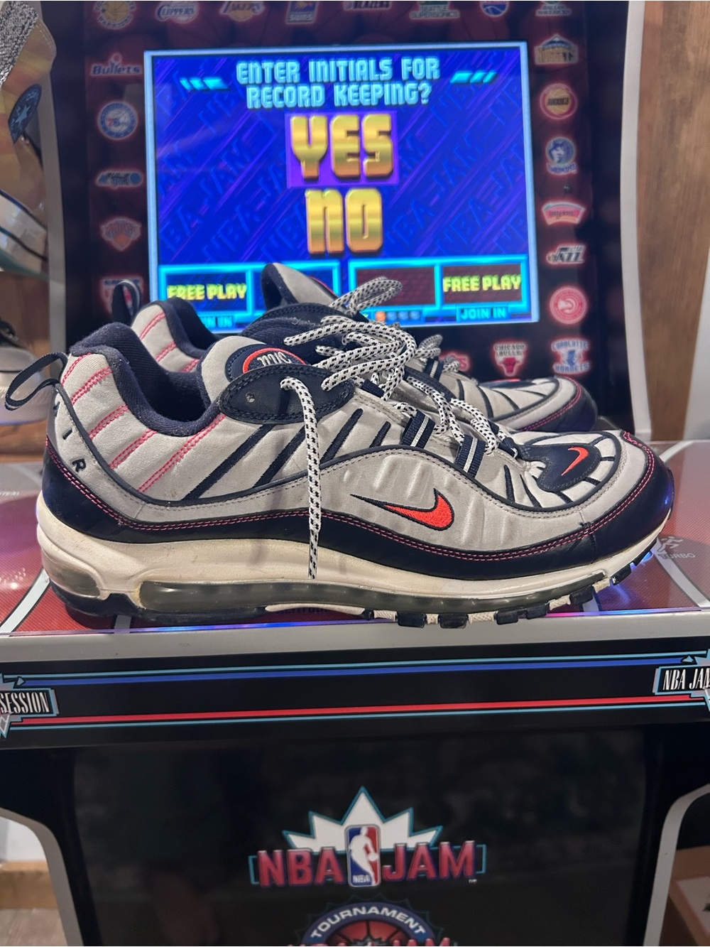 Nike Men’s Air Max 98 NYC
